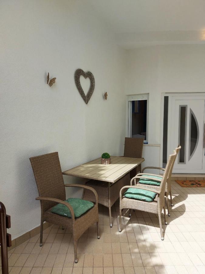 Apartment Jerolima Dugi Rat Eksteriør billede