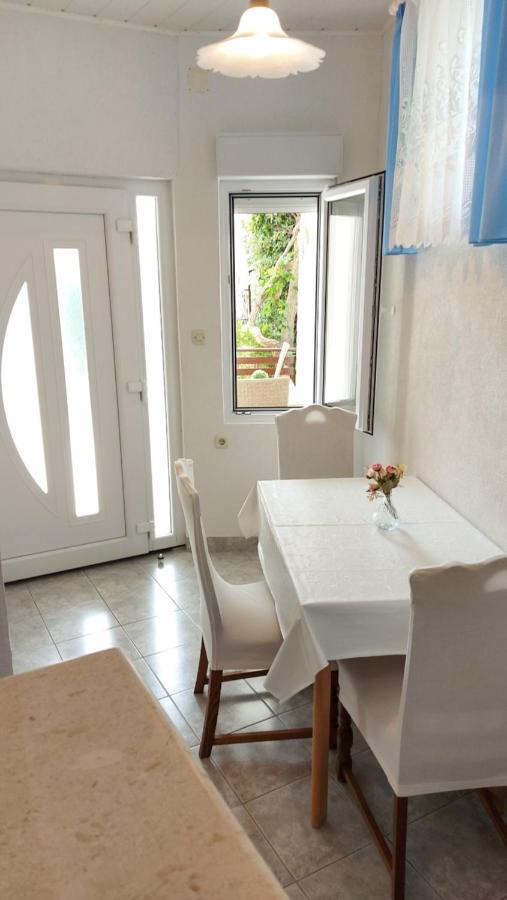 Apartment Jerolima Dugi Rat Eksteriør billede
