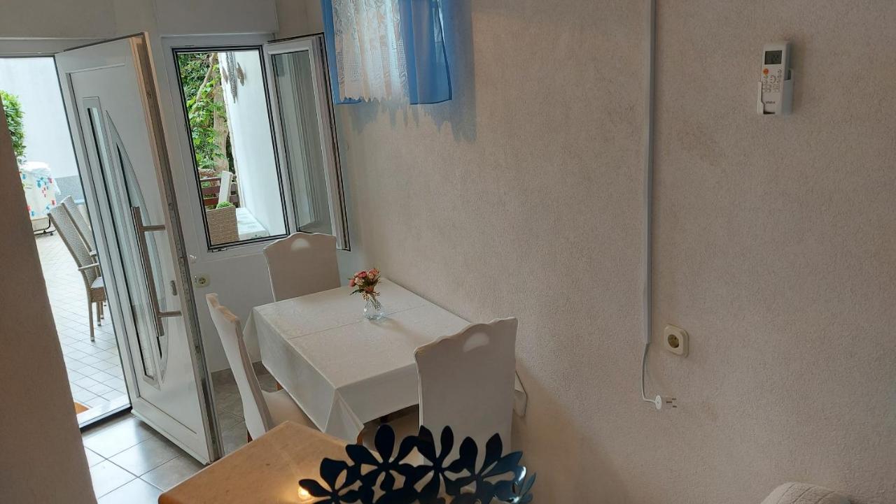 Apartment Jerolima Dugi Rat Eksteriør billede