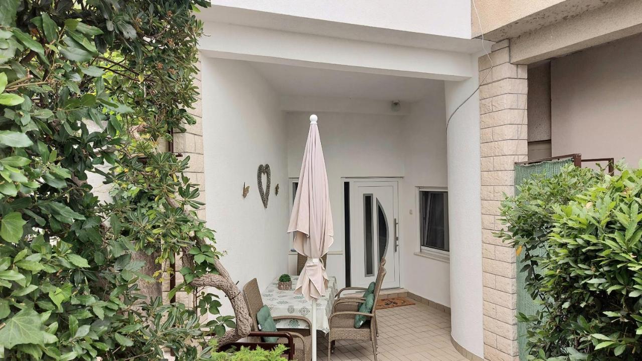 Apartment Jerolima Dugi Rat Eksteriør billede